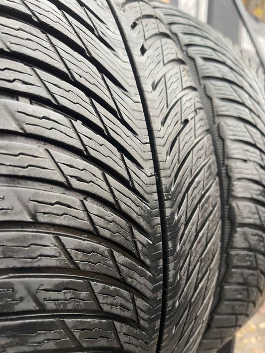 Шини б/у 235/55 r17 Michelin 22 рік
