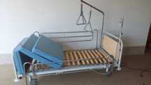 Cama articulada com acessórios