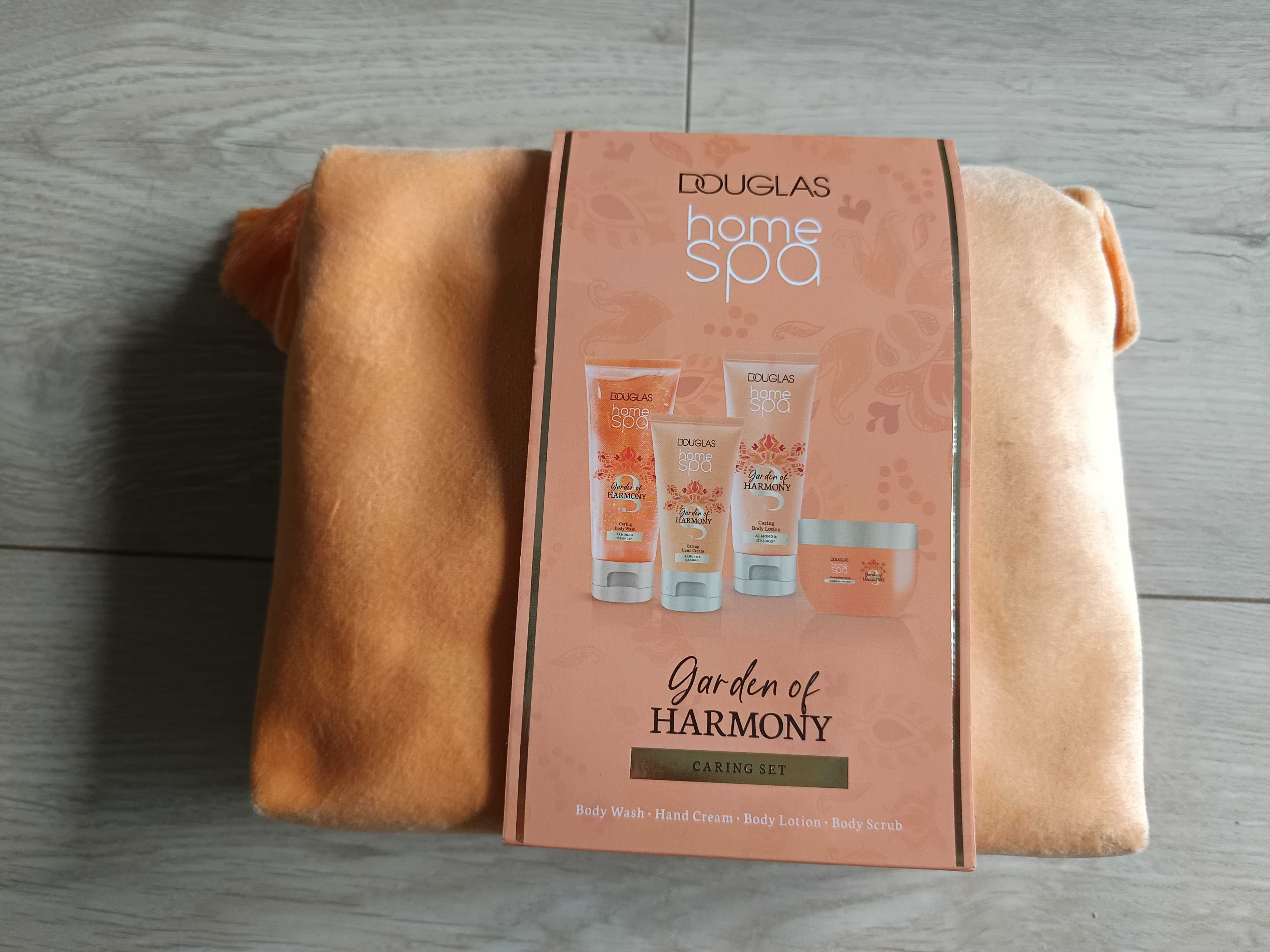 Zestaw kosmetyków z kosmetyczka Douglas Garden od Harmony