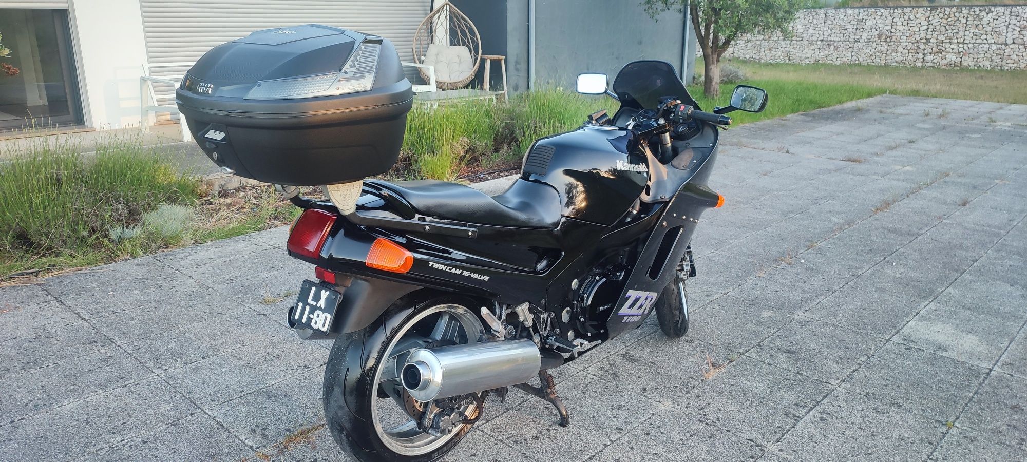 Kawasaki ZZR1100 toda original