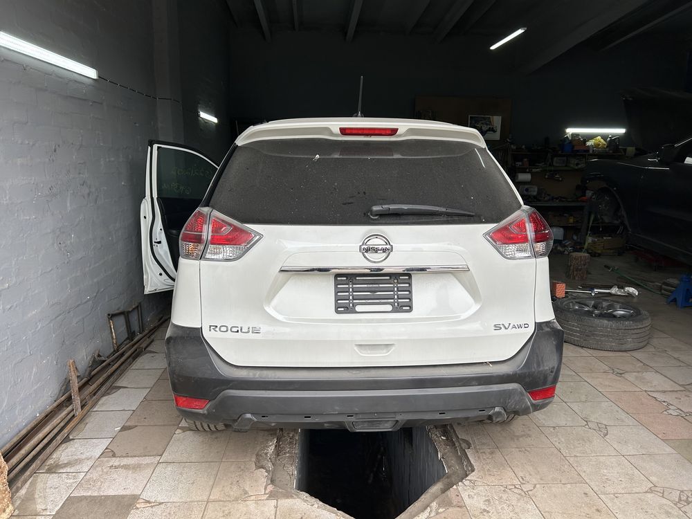 Nissan Rogue  пороги, стопи