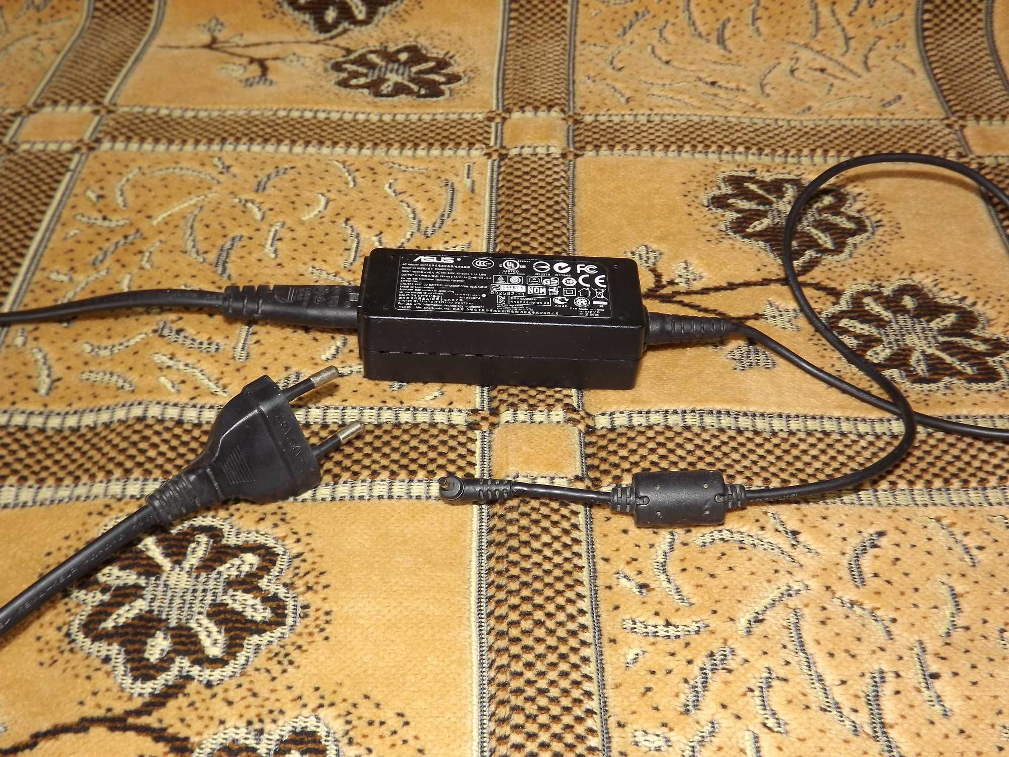 Блок живлення для нетбука Asus 19v 2.1 а 40w 2mmx7mm. Оригінал.