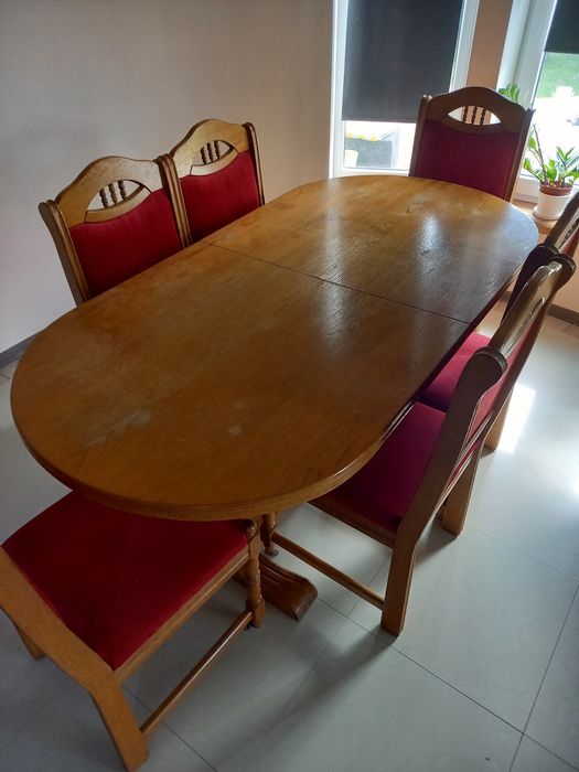 Stół dębowy plus 6 krzesełeł