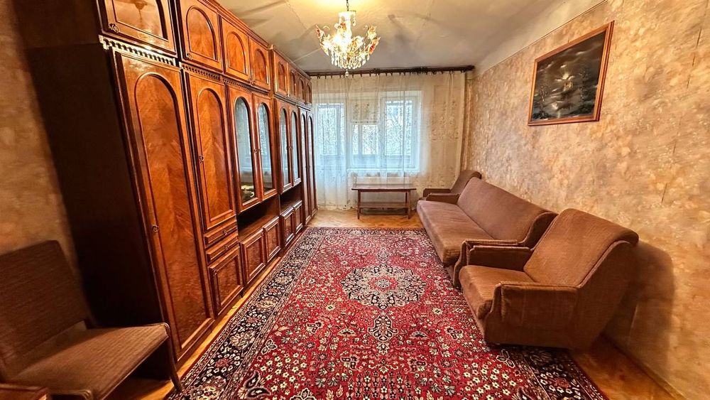 Продаж 3 км квартири поруч з стометрівкою
