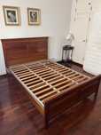 Vende-se cama em madeira