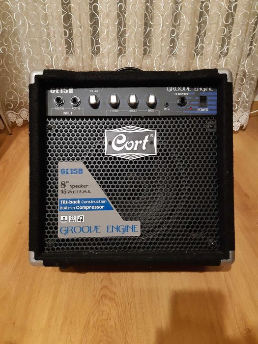 Комбопідсилювач для гітари, для бас-гітари CORT GE15B