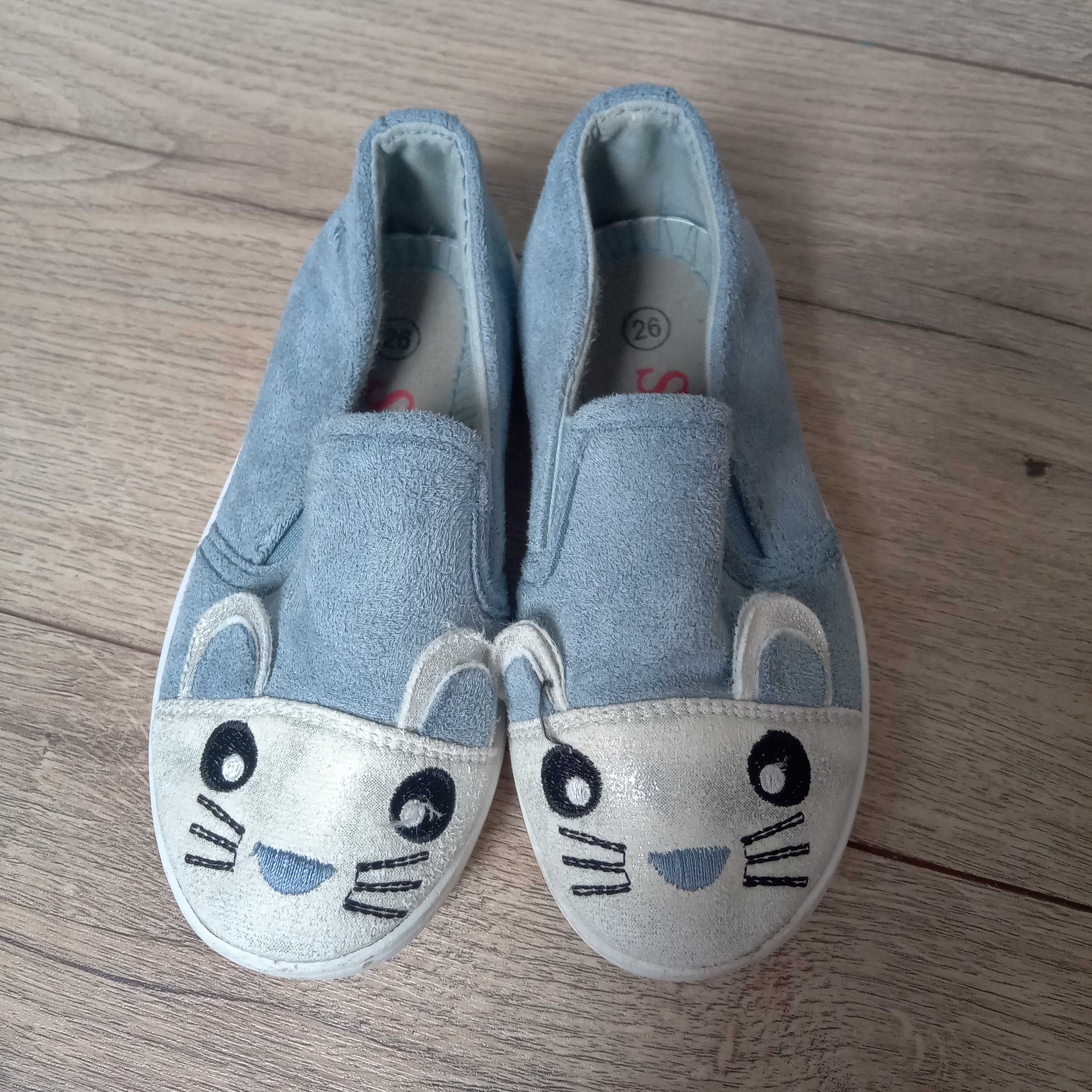 Buty trampki wsuwane r 26