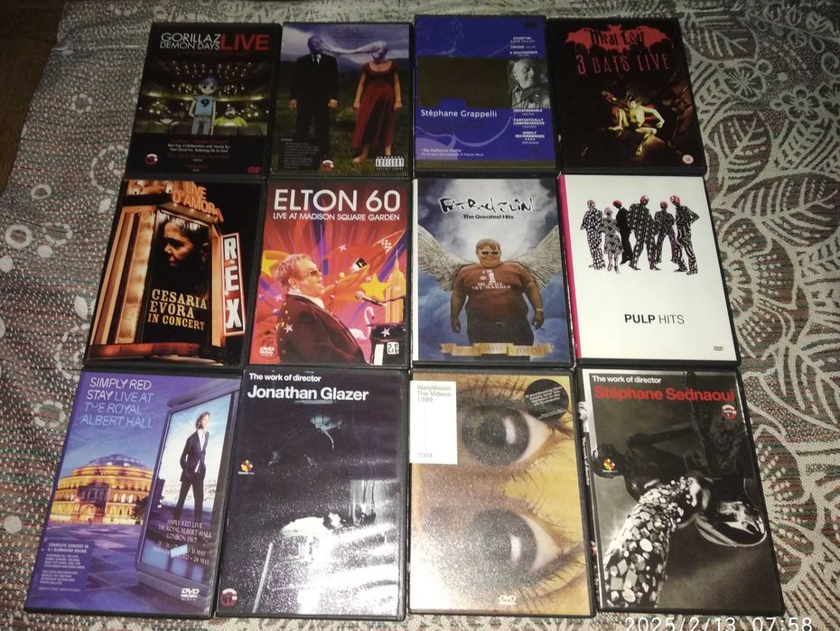 Музыкальные DVD диски 2 цена за комплект