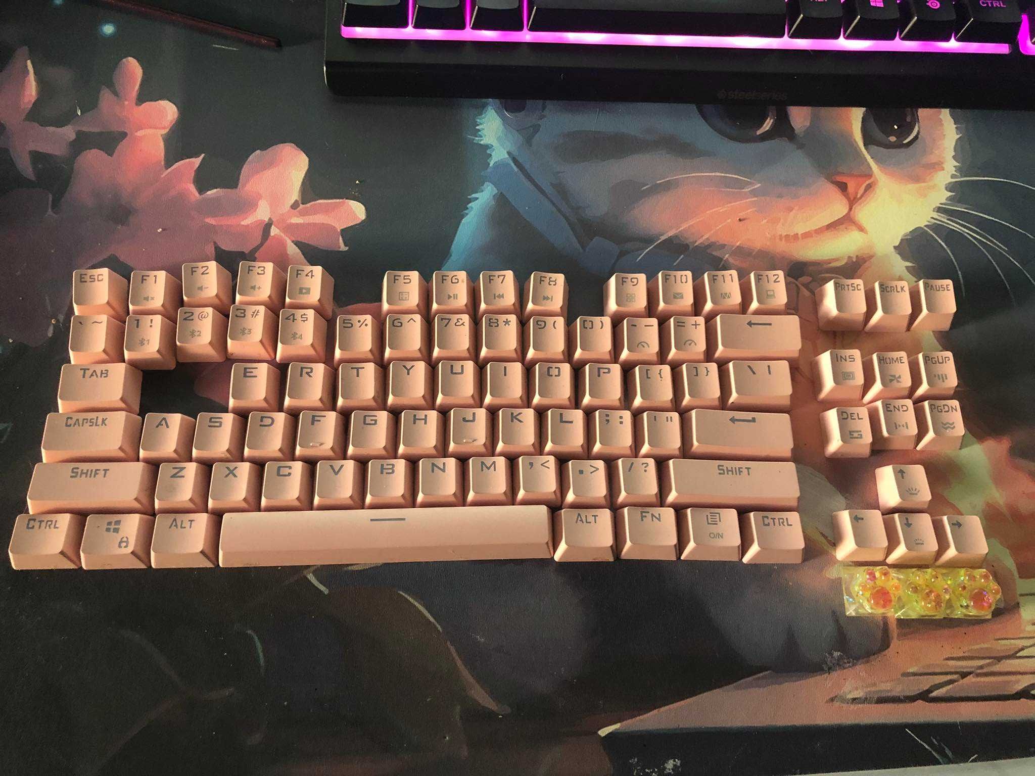 keycaps różowe klawisze