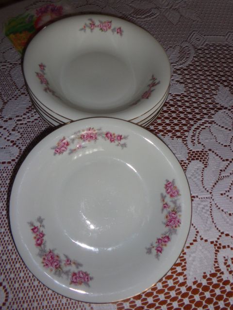 talerze porcelanowe głębokie 6 sztuk ze złotym paskiem
