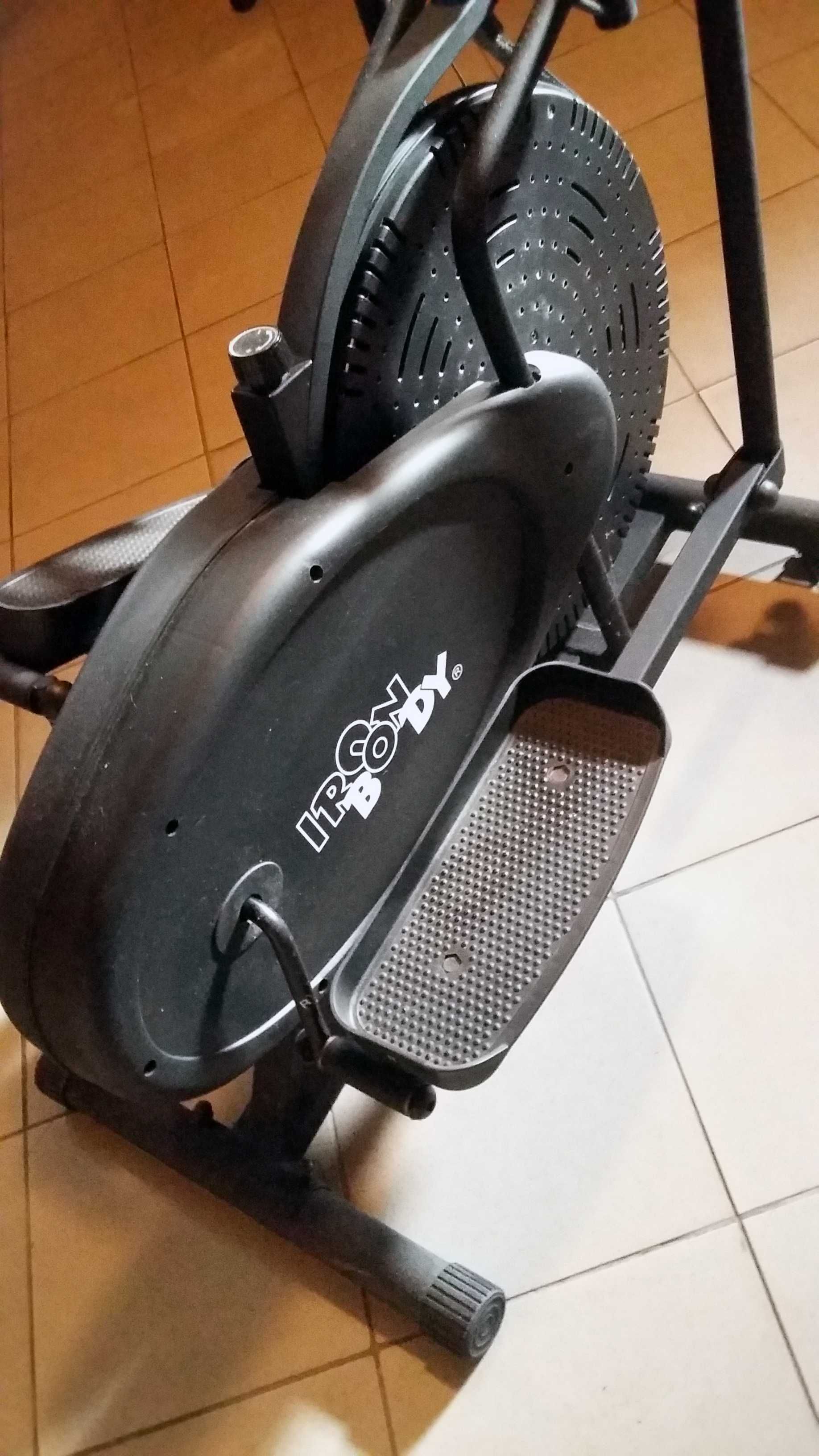 Orbitrek - rower stacjonarny treningowy