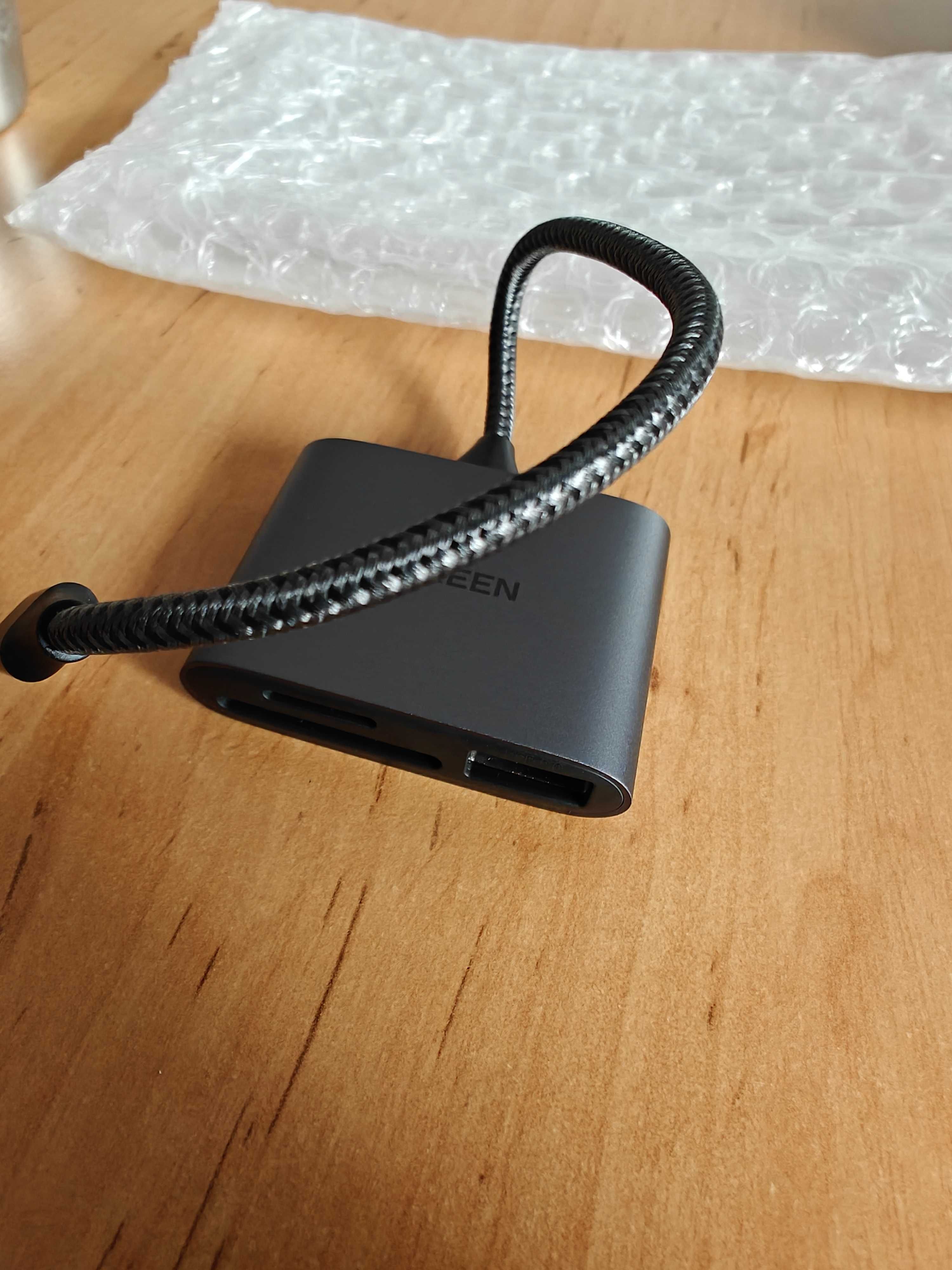 UGREEN USB-C Card Reader + USB (OTG)