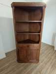 Cantoneira antiga em castanho ( estante ) com portas