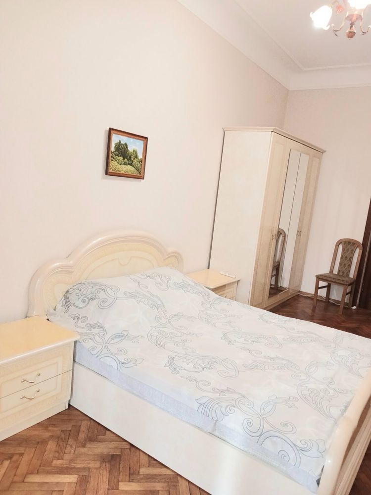 Реальная 3-ка в Центре, Архитектора Бекетова, Гиршмана 17