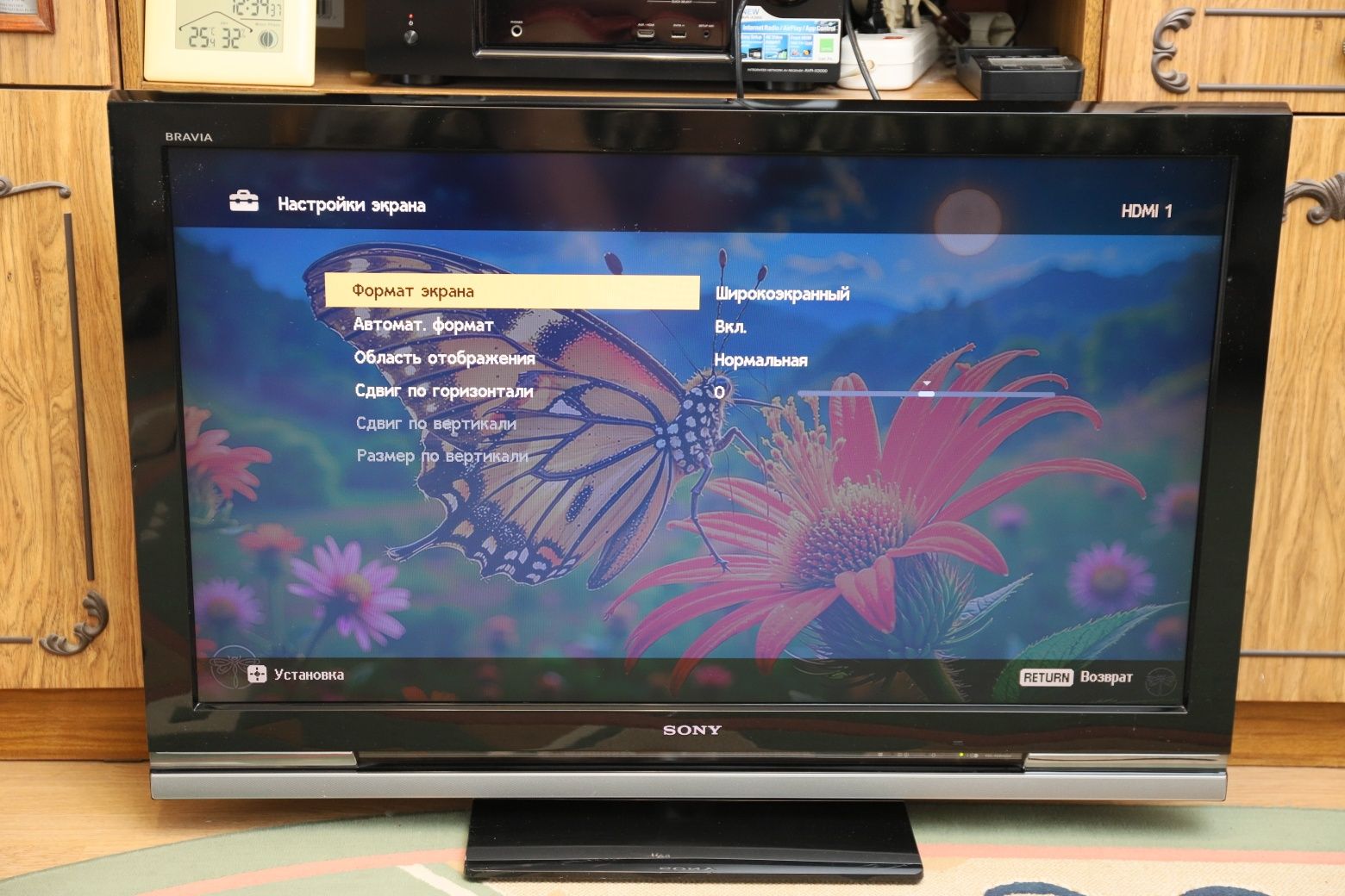 Sony  KDL - 40W4000   40 дюймов