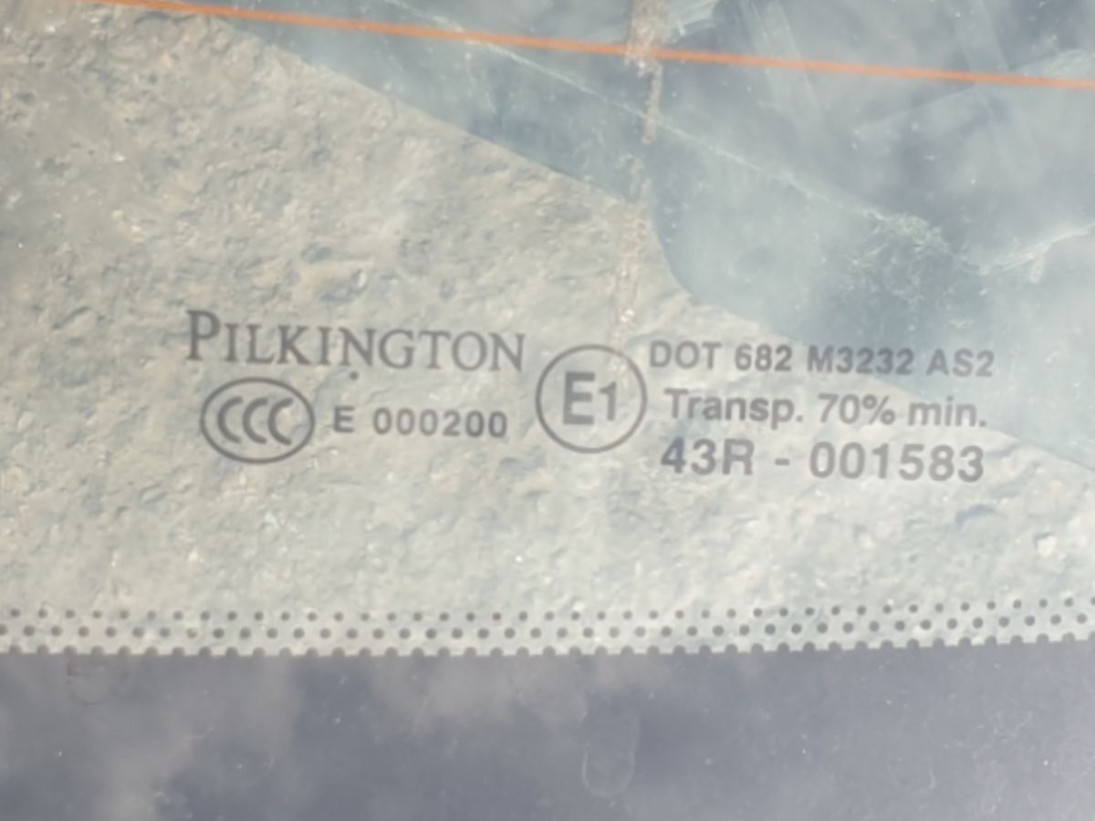 Заднее стекло Pilkington Citroen C-Elysee 2013--- 9677164880 разборка