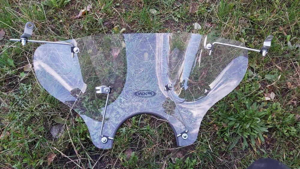Вітрове скло на Мотоцикл Yamaha