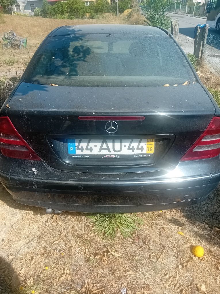 Mercedes c220 (negociável)