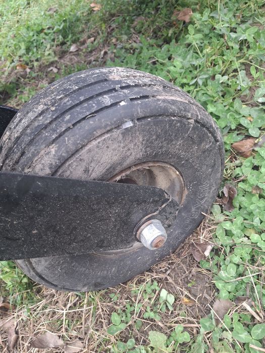 Розстилач соломи для полуниці.