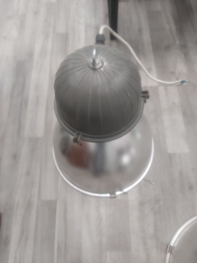 Lampy przemysłowe