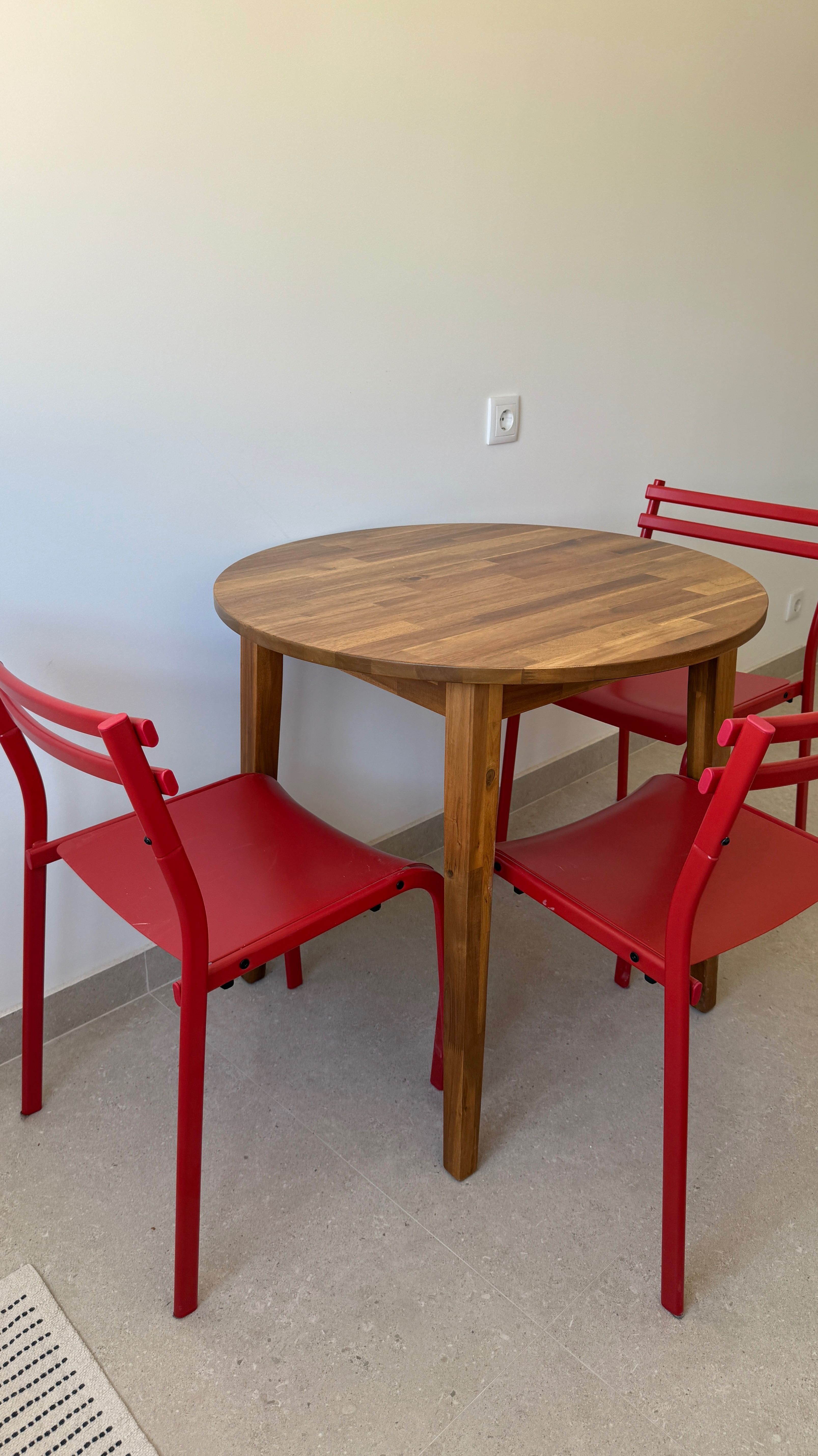 Mesa de jantar redonda - modelo LISABO