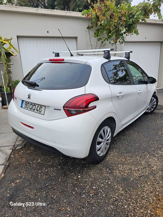 Peugeot 208 . 1600 com 95cv.2lug.