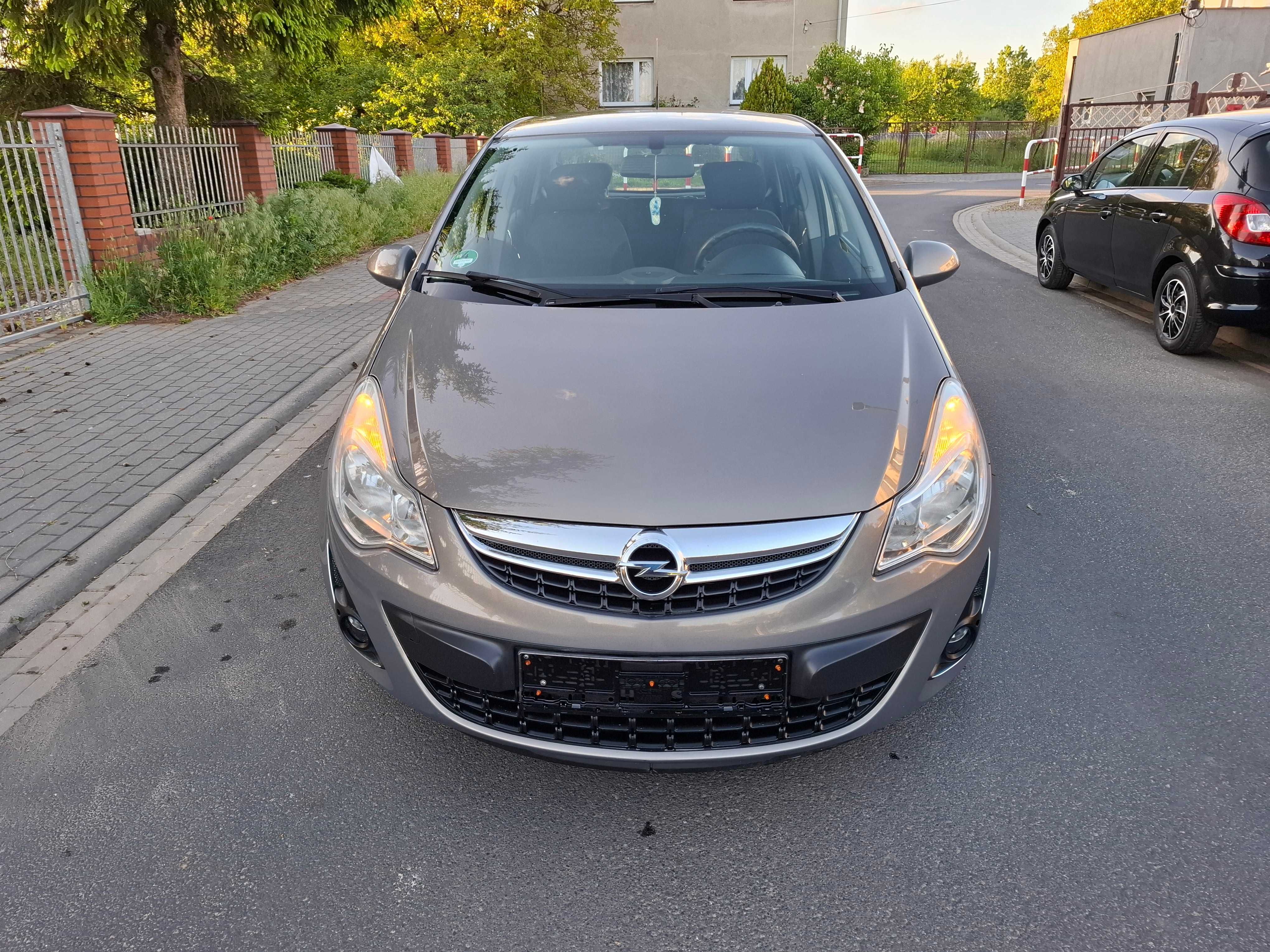 OPEL CORSA D 1.2 LIFT 2013 ROK KLIMA tempomat z Niemiec  serwis