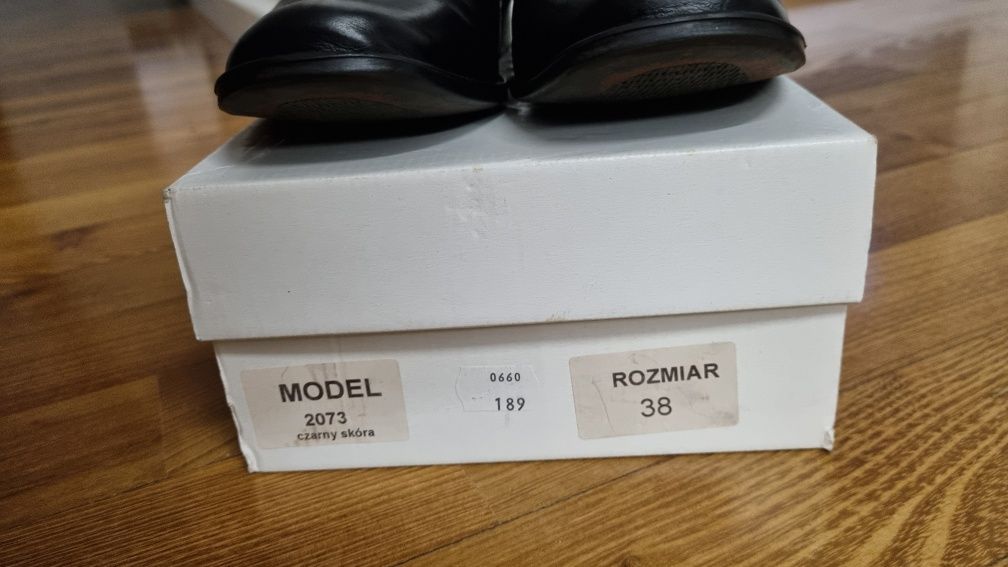 Buty skórzane do komunii 38