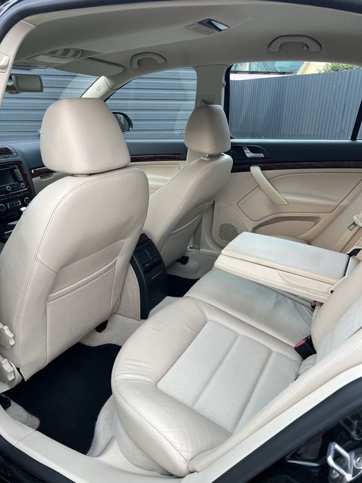 Skoda Octavia 2011р 1.4 саха