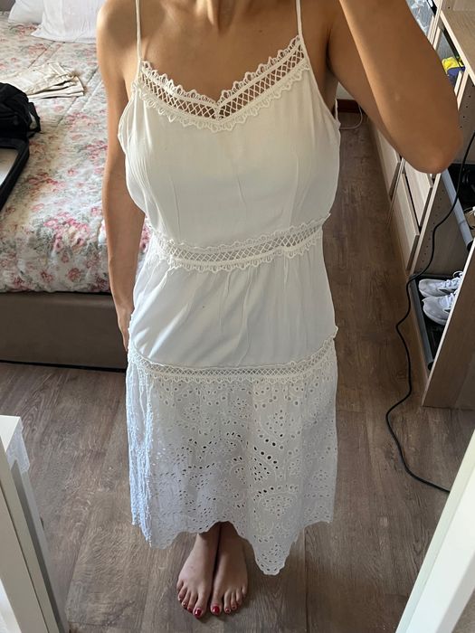 Vestido branco midi – bordado inglês & alças finas (M)