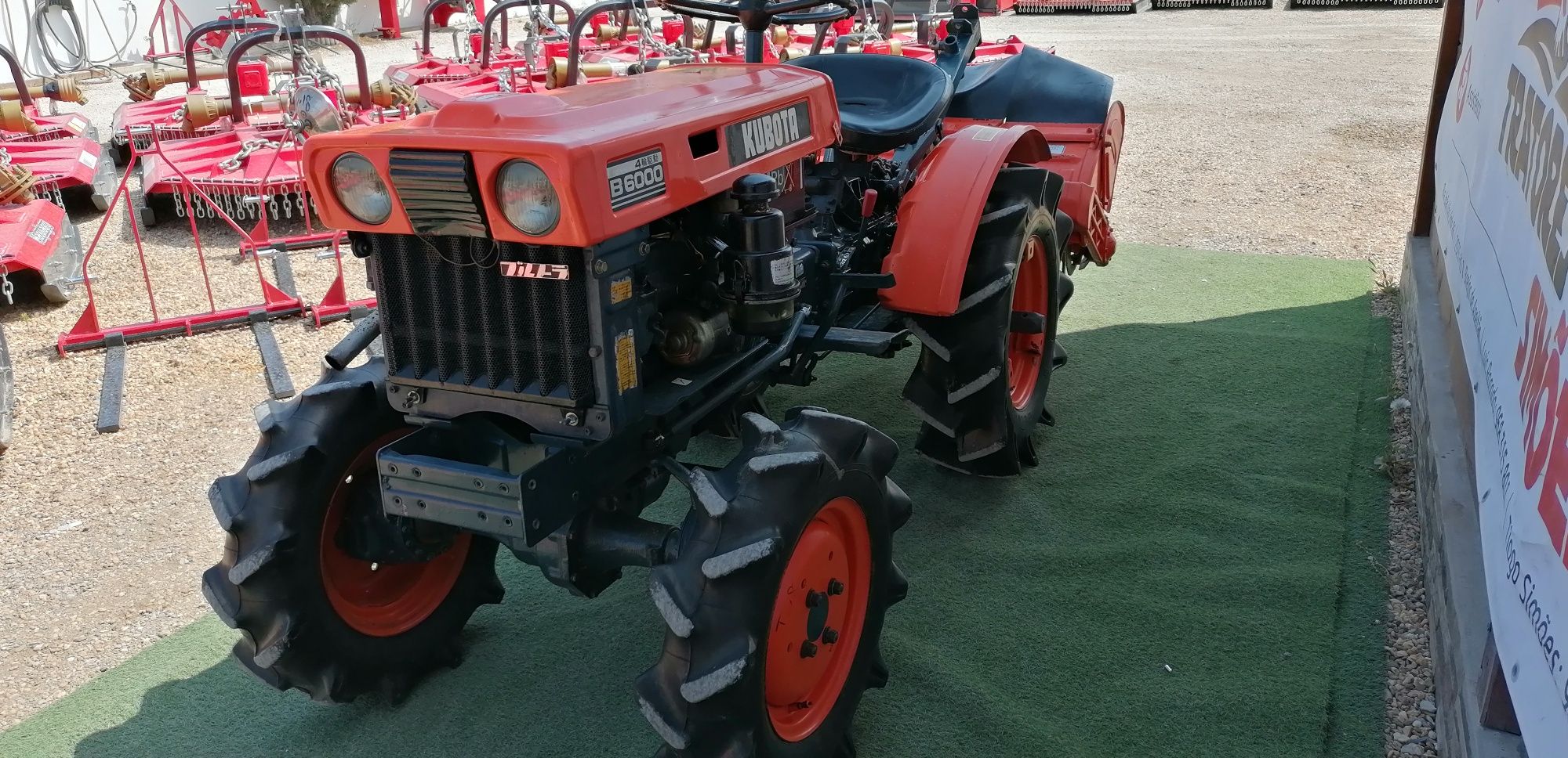 KUBOTA B6000 4X4 /15cv /frese /Impecável