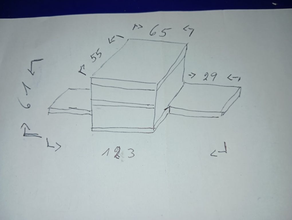 Vendo móvel de TV.