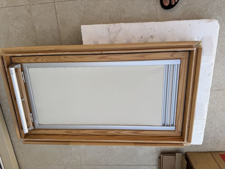 Janela Velux CK04 3070 + tela interior 2 em 1 (usado)