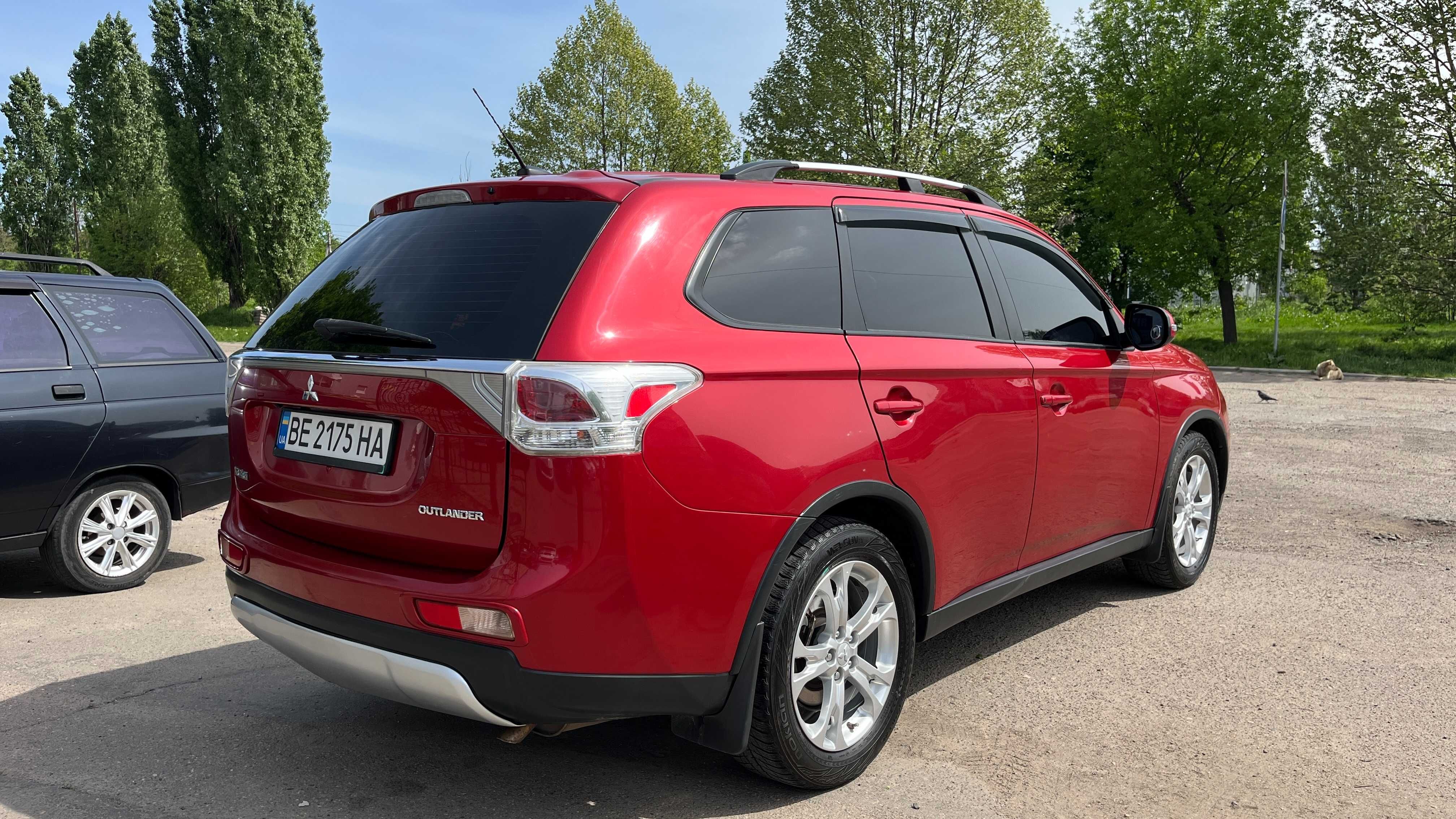 Продам автомобіль Mitsubishi Outlander 7 мест , 2014 г.