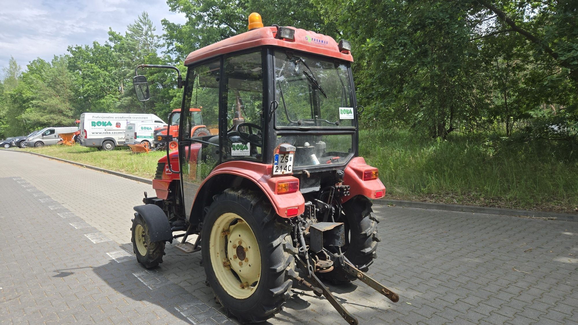 Prokmar DF-304 – ciągnik 4x4 z kabiną, 30 KM