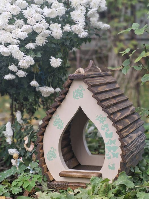 Годівничка для птахів / годівниця для птахів / декор для саду