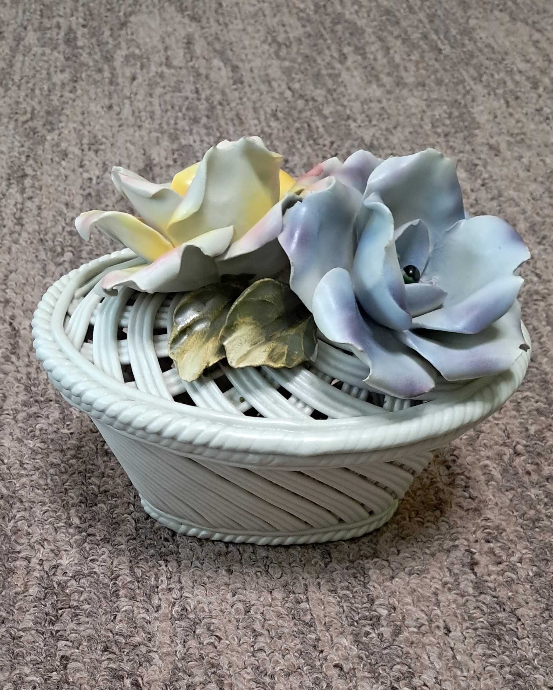 Szkatułka Bombonierka Miska porcelana Nuova Capodimonte Włochy