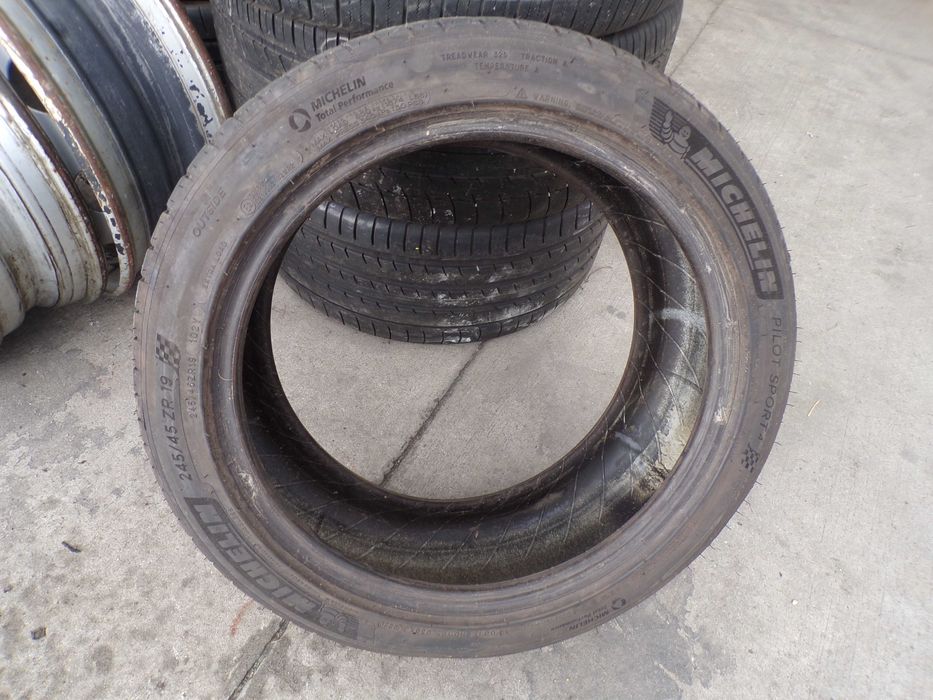 opona 245/45ZR19 Michelin 245/45R19 Pilot Sport 4 (350 netto)