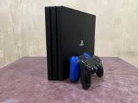 PlayStation 4 PRO 1TB 7216B 2 джойстика