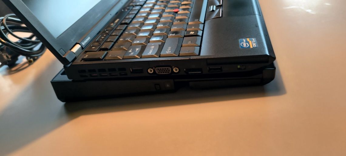 Lenovo x220, dysk SSD, stacja dokująca z CD ROMem