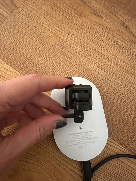 Carregador e suporte de telefone para o carro