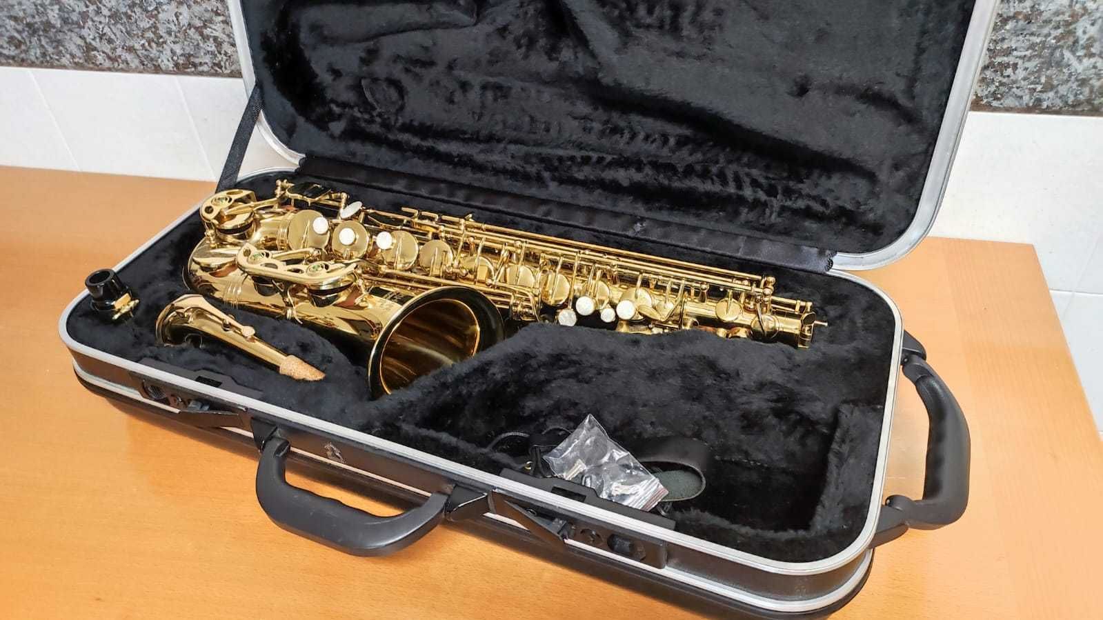 Saxofone Alto Earlham Professional Series II