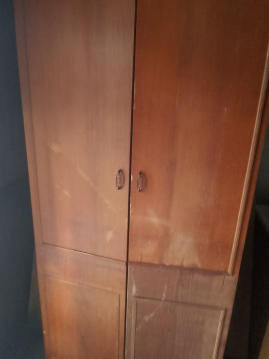 Мебель б/у шкафы стенка ,книжные полки, кресла столы стулья кровати