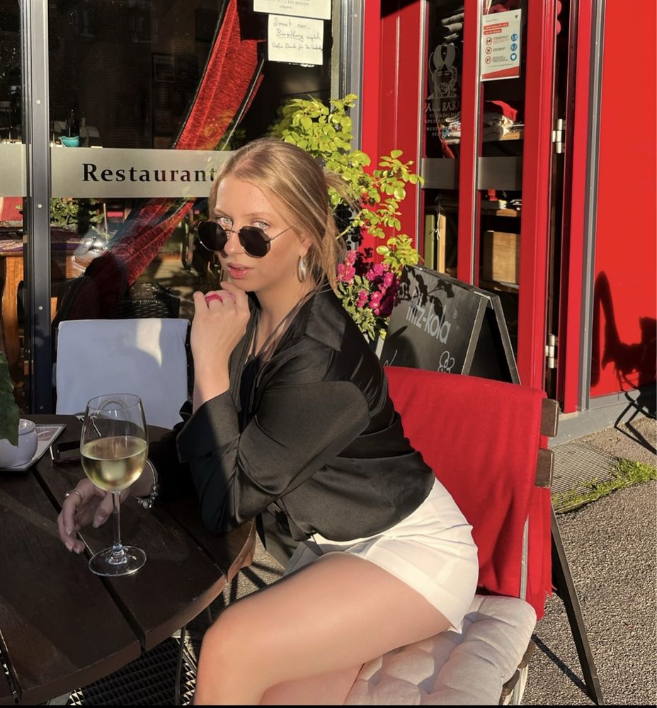 Чорна шовкова рубашка Zara