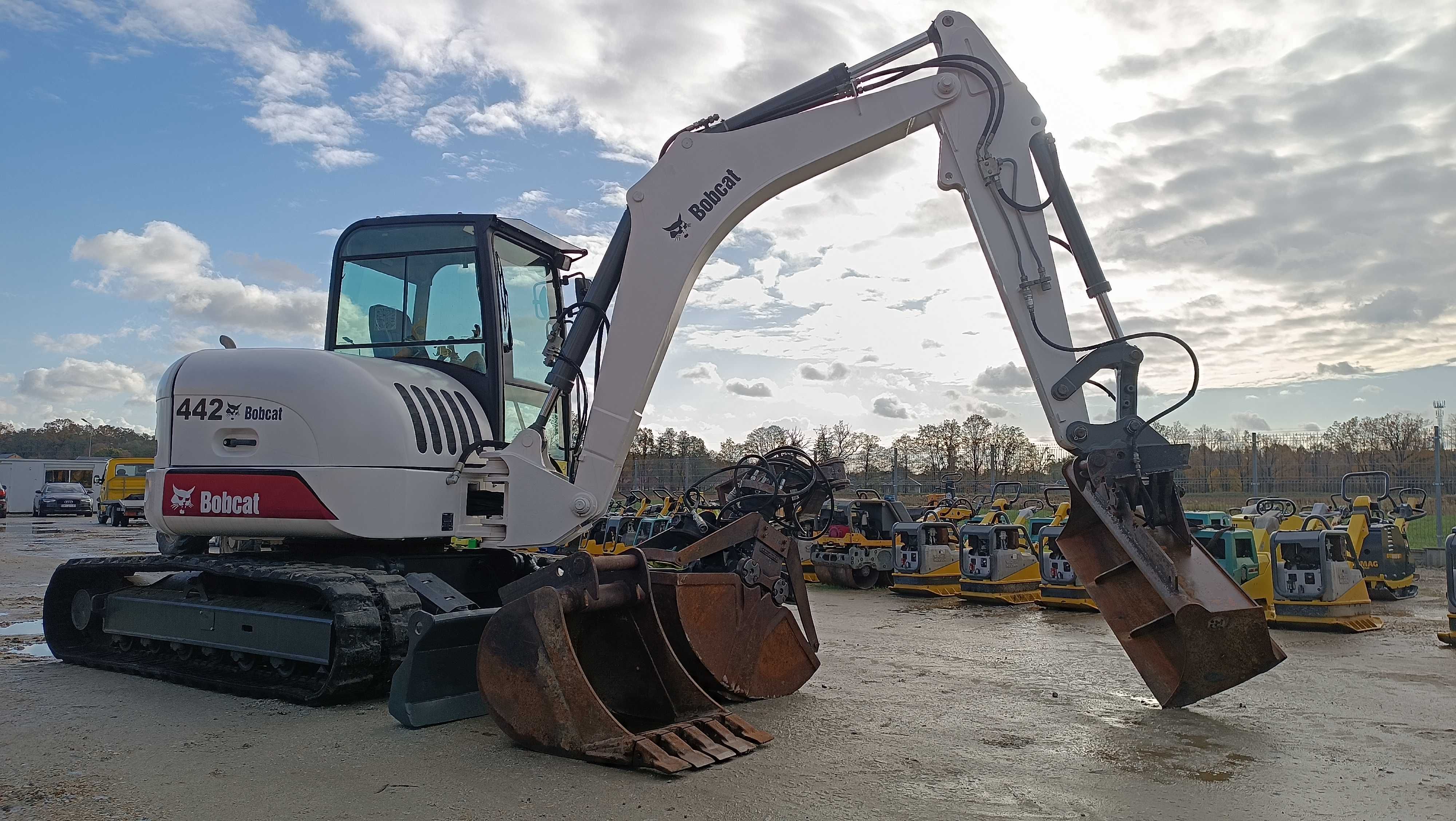 Minikoparka BOBCAT 442 / 7,5T / TEREX TC 48 75 KOMATSU PC 75 CAT