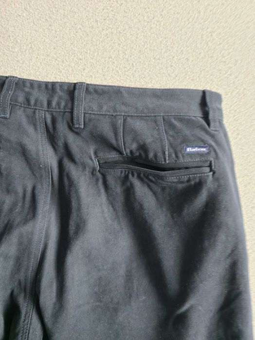 Barbour – Granatowe spodnie chinos W38 L32