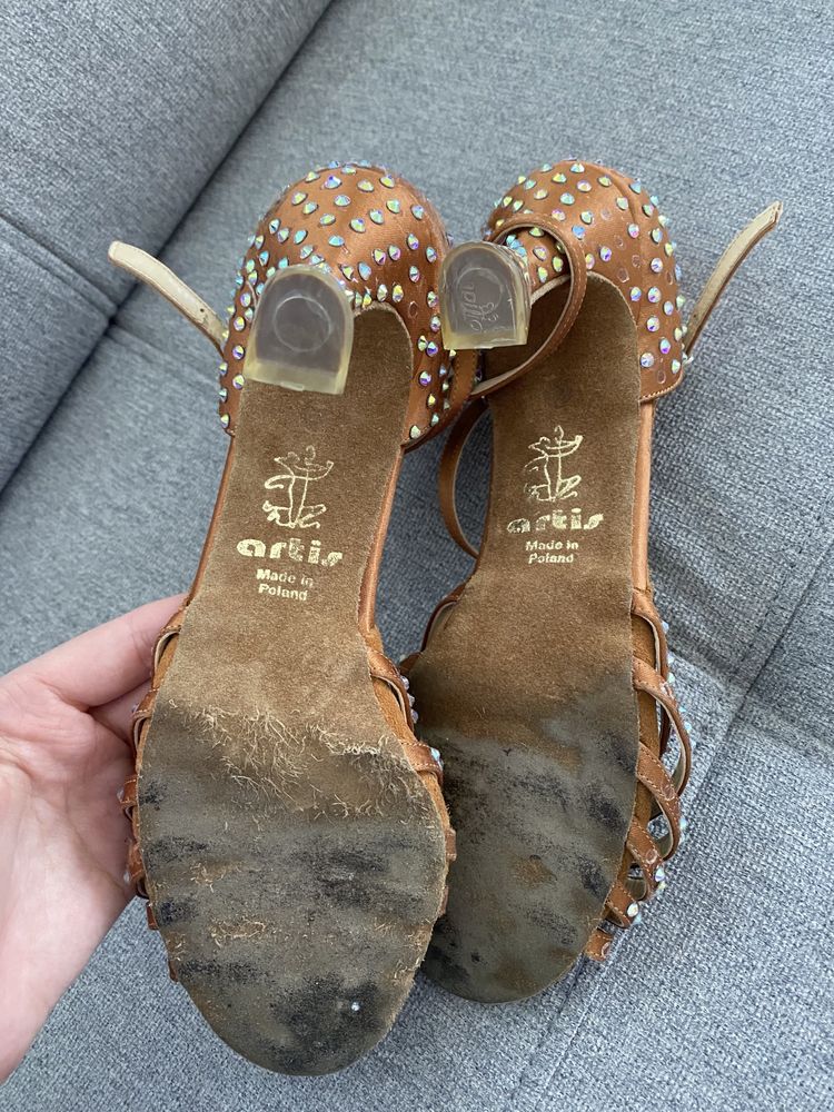Oryginalne buty do salsy Artis
