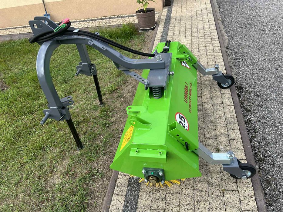 Zamiatarka do ciągnika na tuz/ wózka widłowego/ euroramkę transport