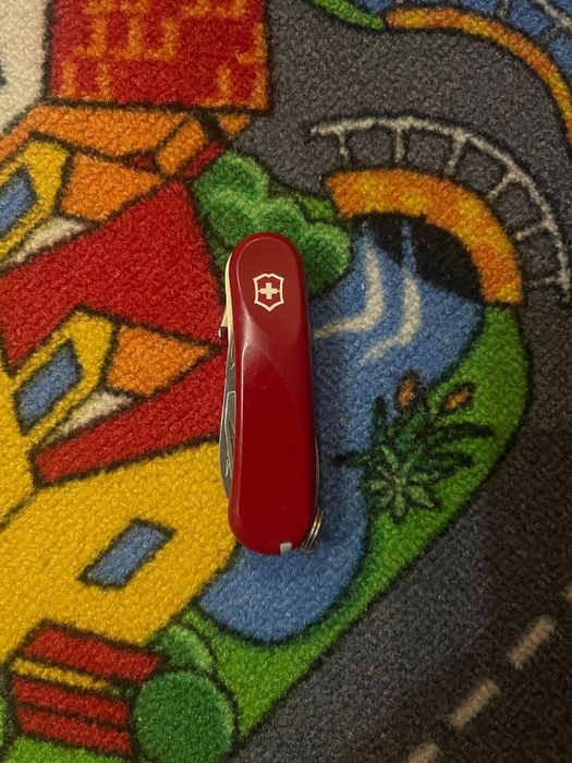 Scyzoryk Victorinox Evolution S13 2.3813.SE stan bardzo dobry .