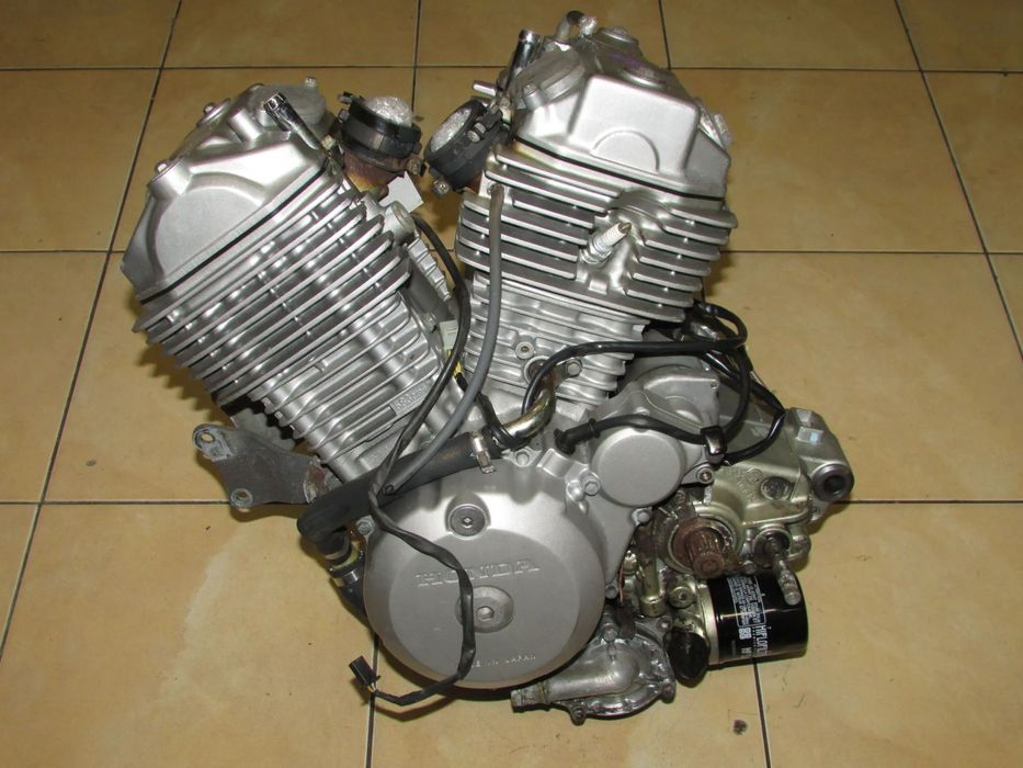 HONDA XL600 V Transalp silnik engine
